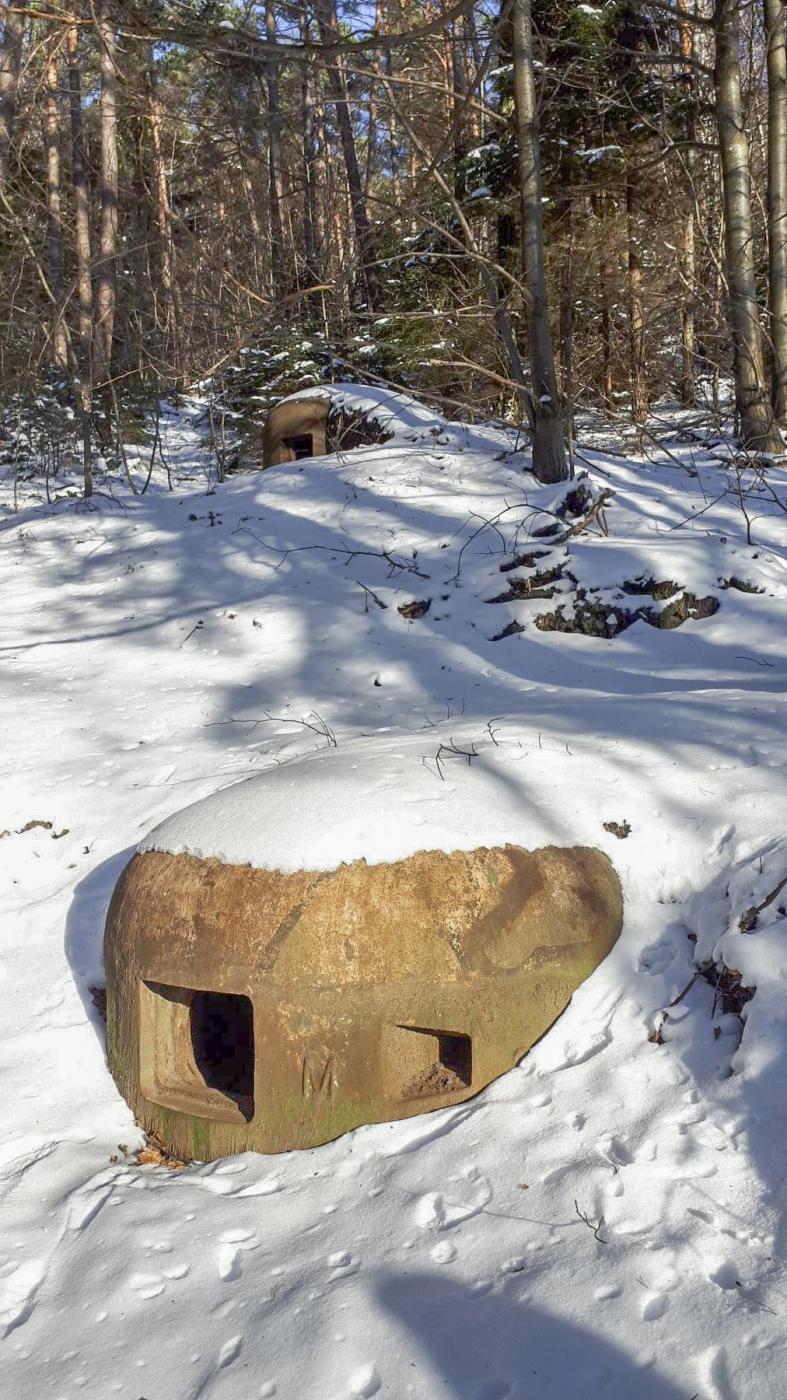 Ligne Maginot - HOCHWALD C2 - (Casemate d'infanterie) - La cloche JM et plus haut la cloche GFM