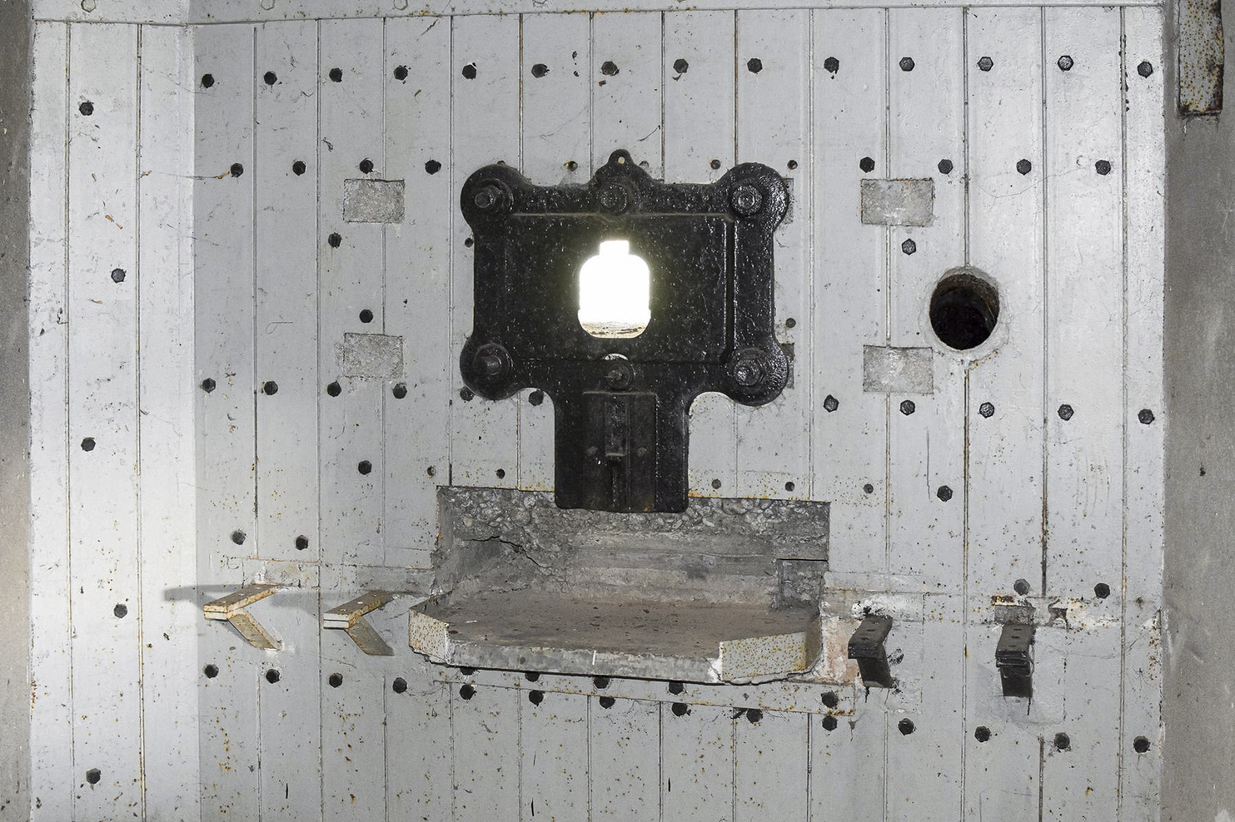 Ligne Maginot - 112 - BETTLACH SUD - (Casemate d'infanterie - Double) - Créneau pour mitrailleuse Hotchkiss mle 1914 - David Palmer