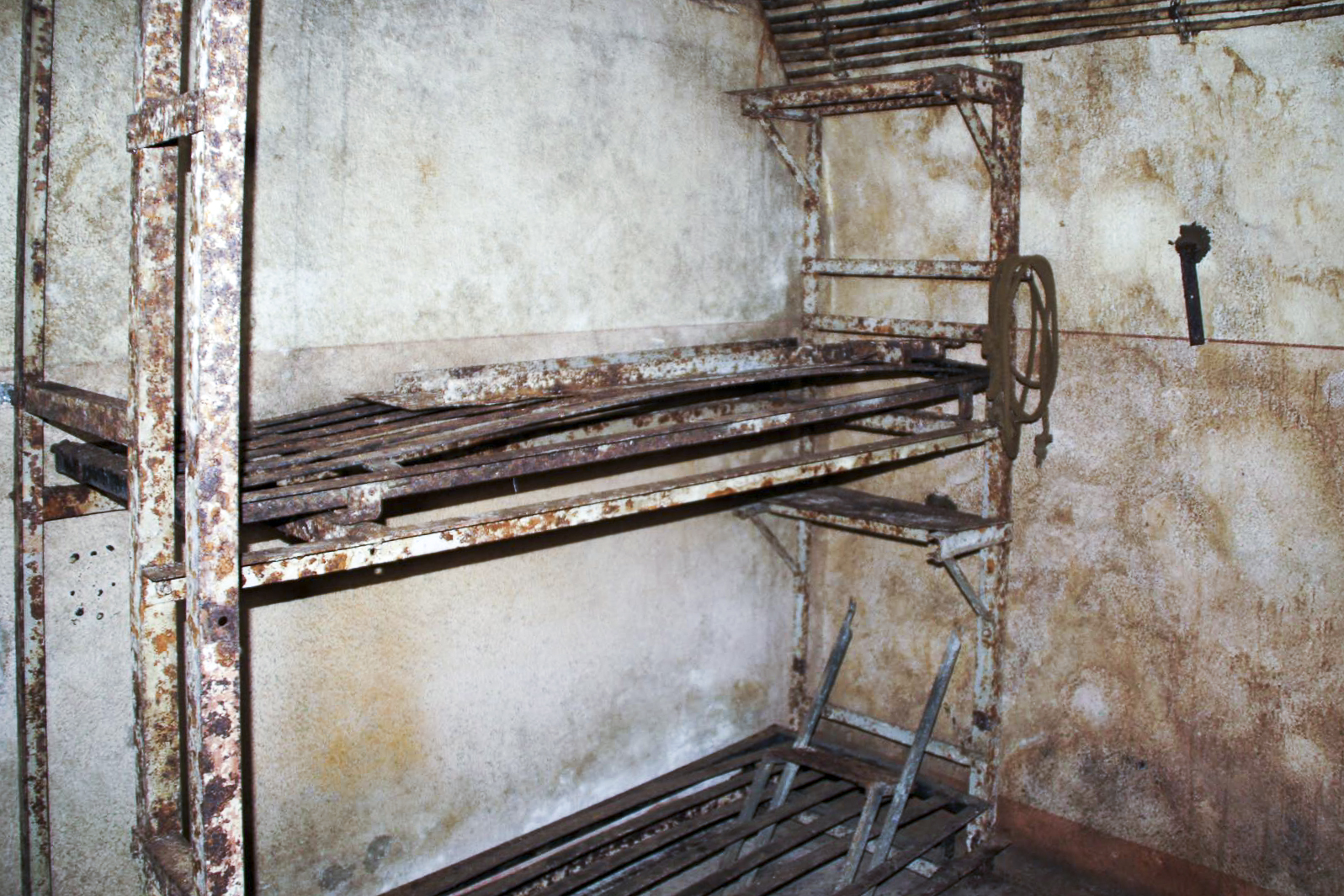 Ligne Maginot - MICHELSBERG - A22 - (Ouvrage d'artillerie) - Le dortoir du bloc 5. - STENGER Mathieu