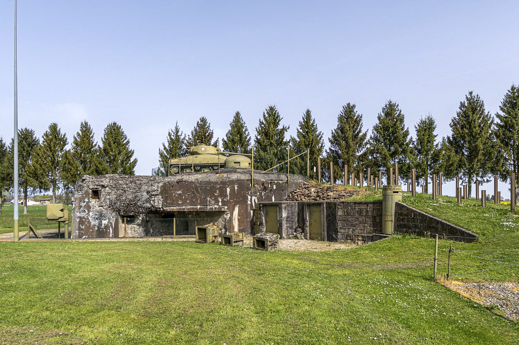 Ligne Maginot - ESCH - (Casemate d'infanterie - Double) - Façade sud  - David Palmer