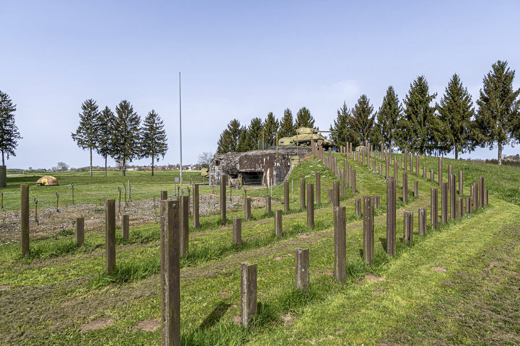 Ligne Maginot - ESCH - (Casemate d'infanterie - Double) - Le réseau de rails antichar - David Palmer