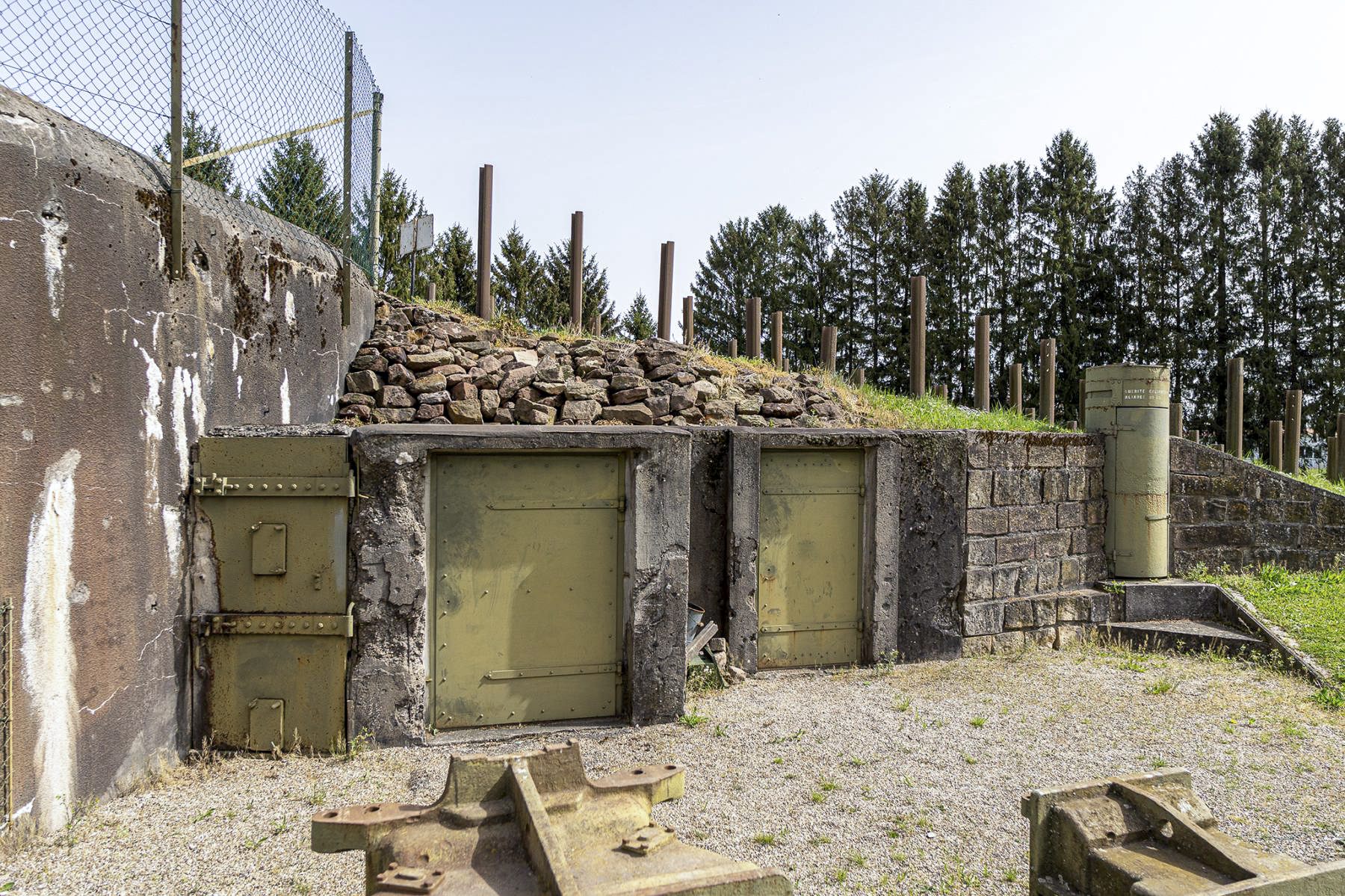 Ligne Maginot - ESCH - (Casemate d'infanterie - Double) - Niches pour mines et Observatoire Blindée - David Palmer