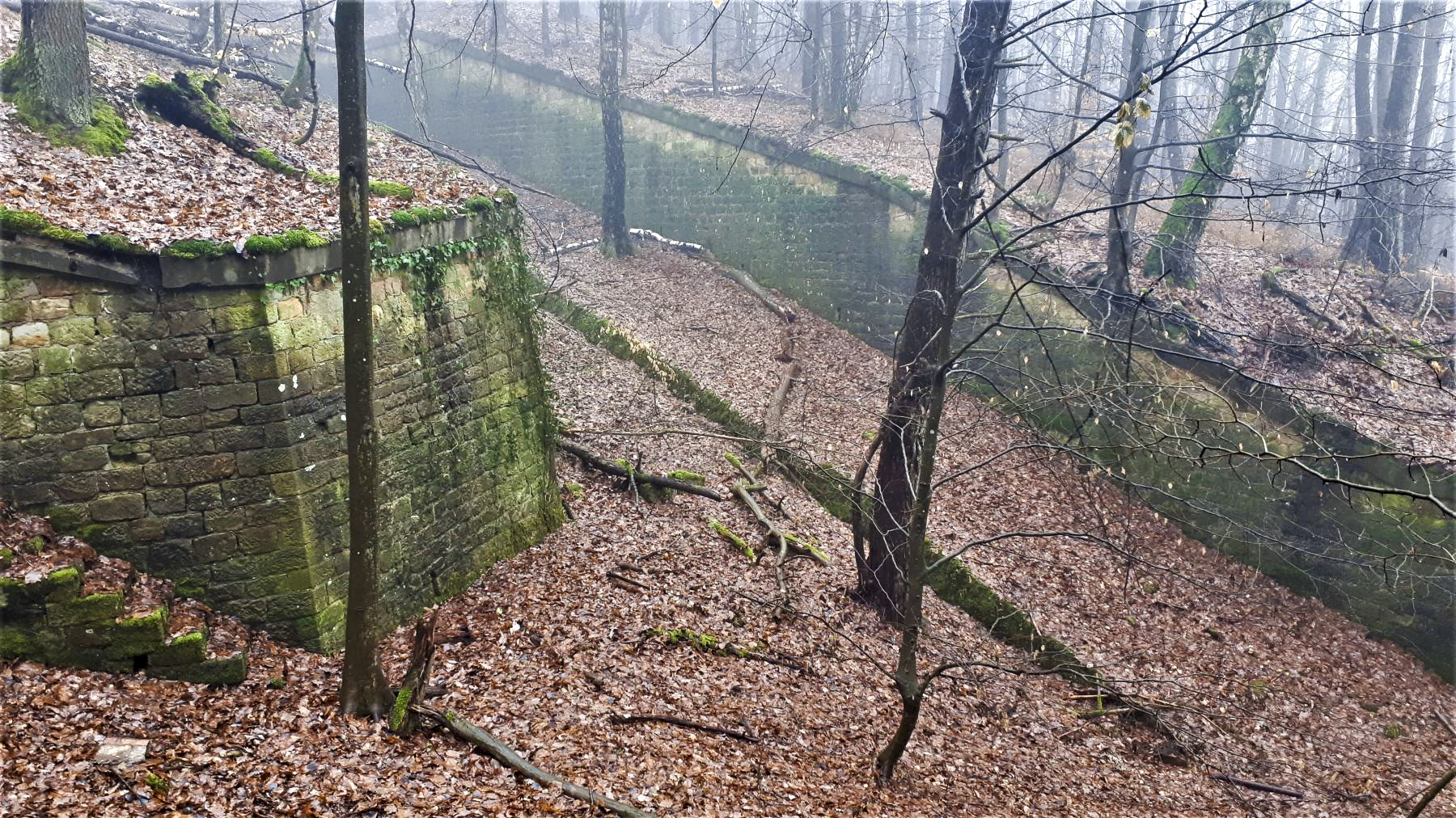 Ligne Maginot - HOCHWALD C8 - (Casemate d'infanterie) - Raccordement entre le fossé de la casemate C7 et celui de la casemate C8