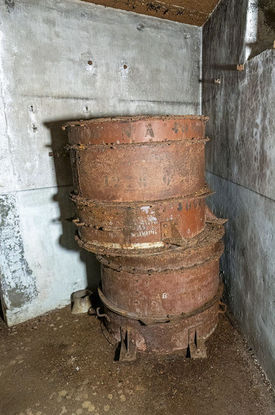 Ligne Maginot - WINDSTEIN - (Casemate d'infanterie - Double) - Filtres de réserve - David Palmer