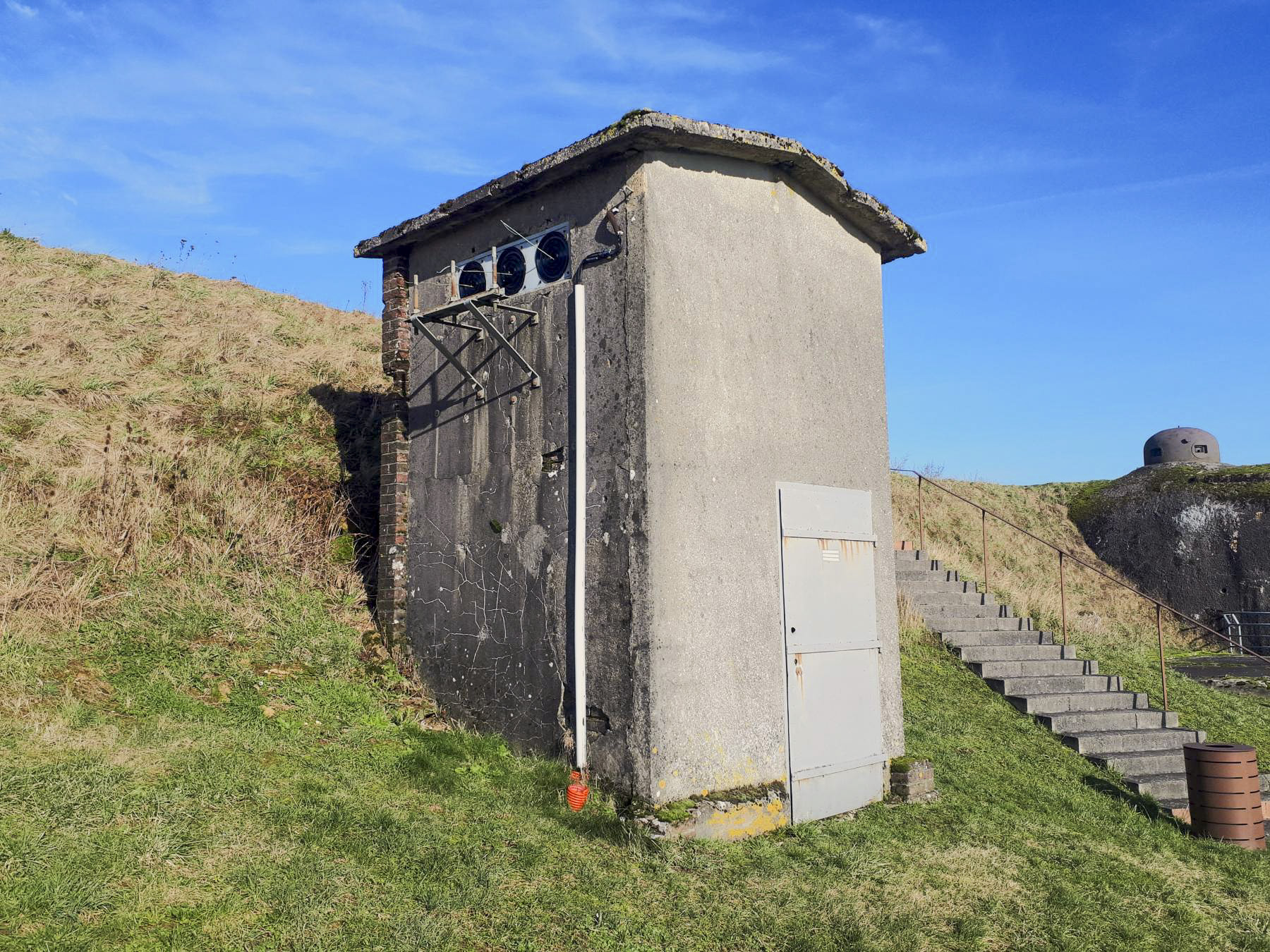 Ligne Maginot - LA FERTE - (Ouvrage d'infanterie) - Transformateur de l'alimentation extérieure à coté du bloc 1 - Gregory Fuchs