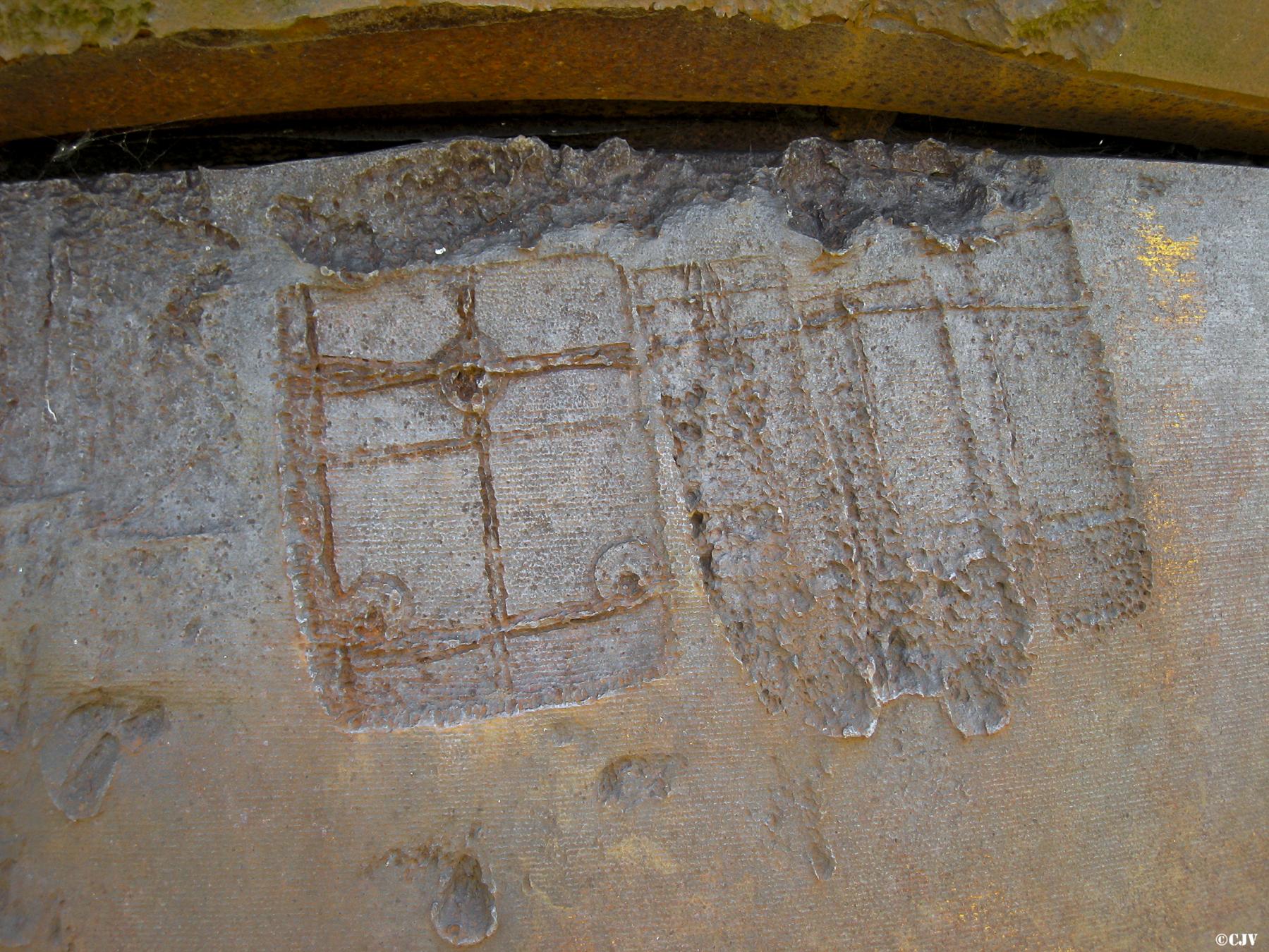 Ligne Maginot - LA FERTE - (Ouvrage d'infanterie) - Bloc 2
Tourelle pour deux AM
Traces des charges posées par les pionniers allemands (40 kg de TNT suivi de deux charges de 3 kg afin de faire basculer la tourelle)