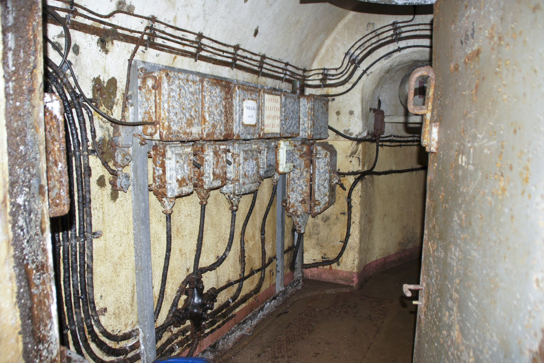 Ligne Maginot - MICHELSBERG - A22 - (Ouvrage d'artillerie) - Les tableaux électriques du bloc 6. - STENGER Mathieu
