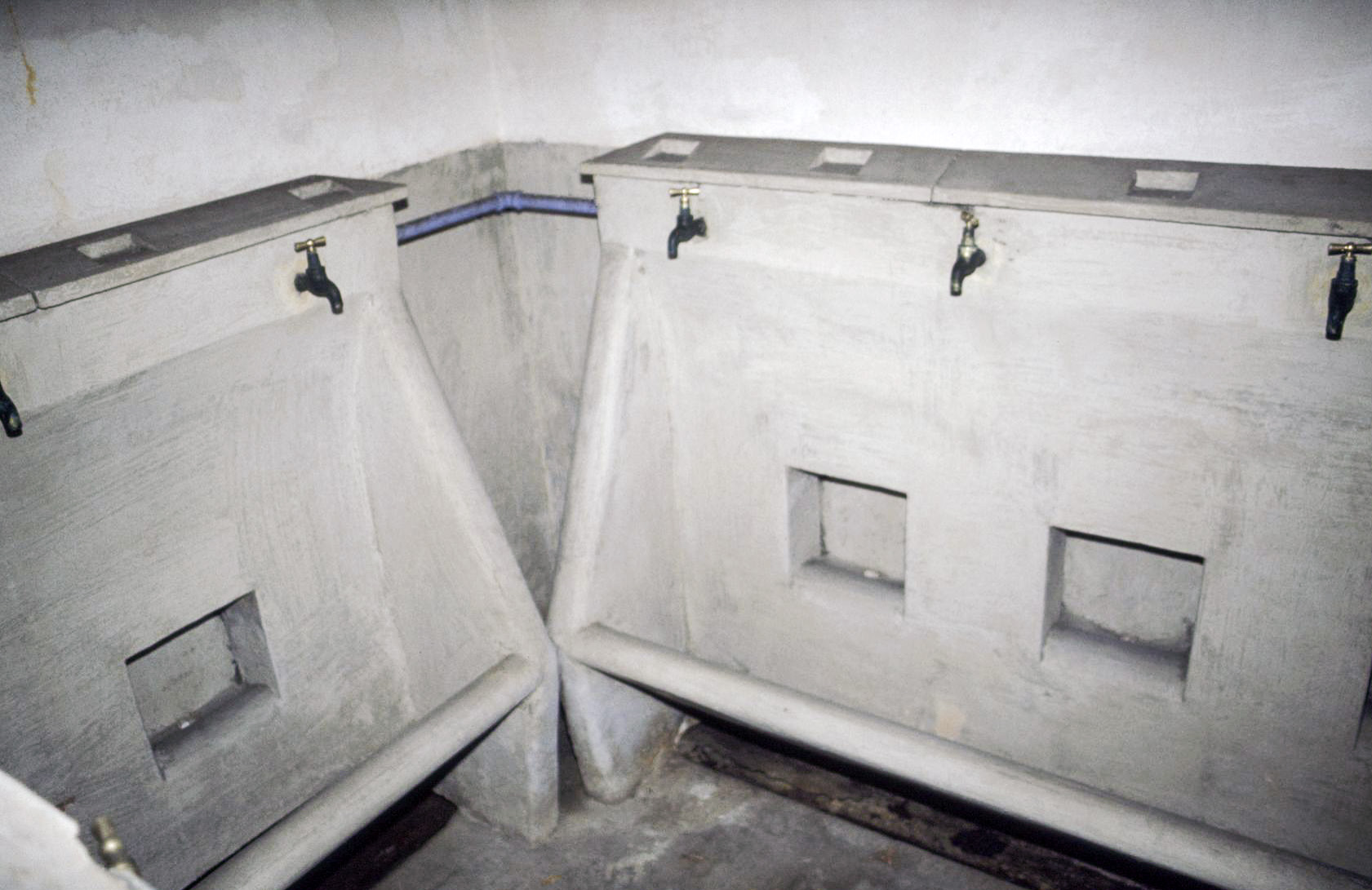 Ligne Maginot - BIRLENBACH - (Abri) - Lavabos - ammagsdr