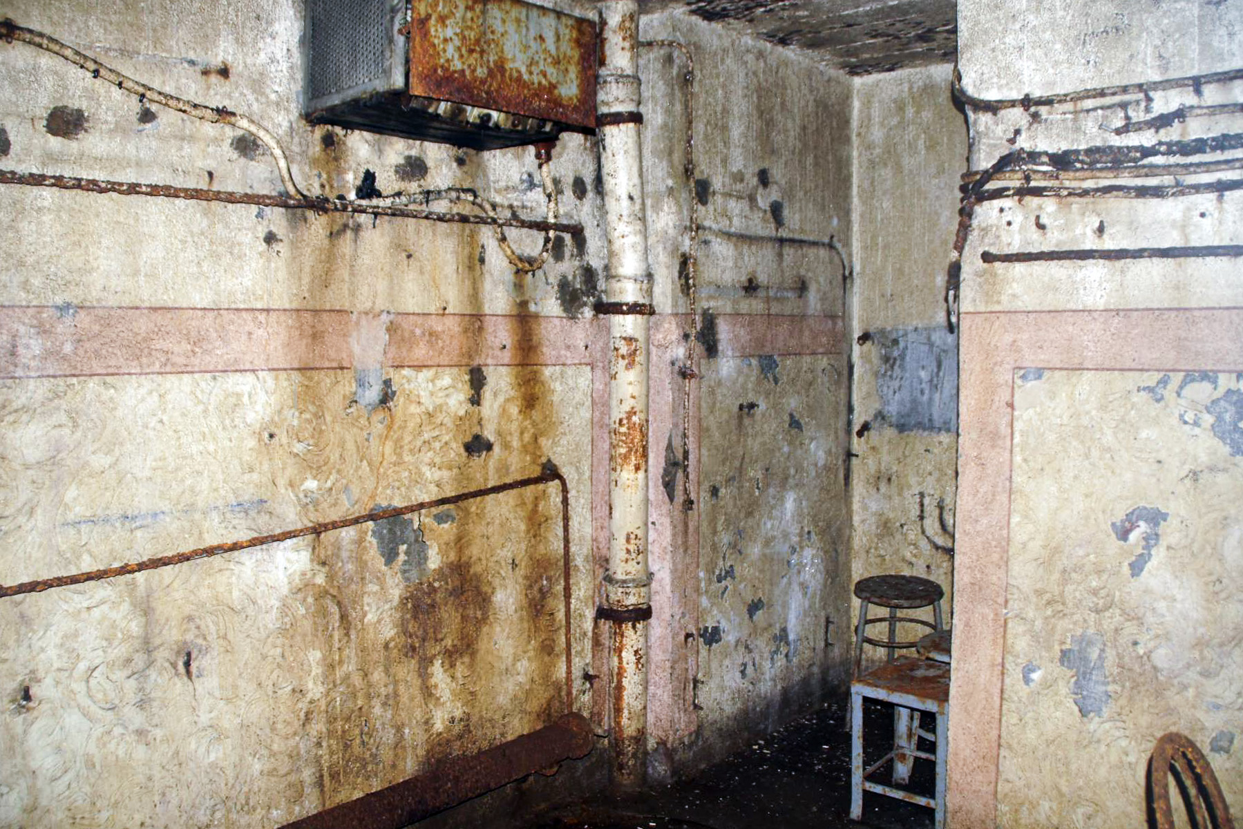 Ligne Maginot - MICHELSBERG - A22 - (Ouvrage d'artillerie) - Bloc 6
Le PC  - STENGER Mathieu