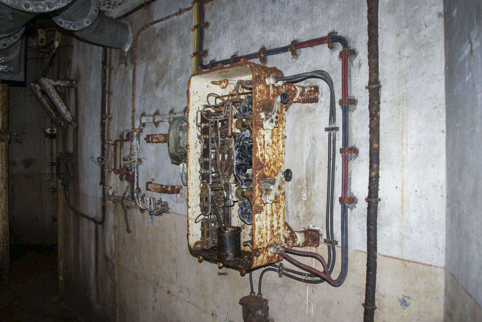 Ligne Maginot - MICHELSBERG - A22 - (Ouvrage d'artillerie) - Bloc 6
Le tableau électrique de la tourelle. - STENGER Mathieu