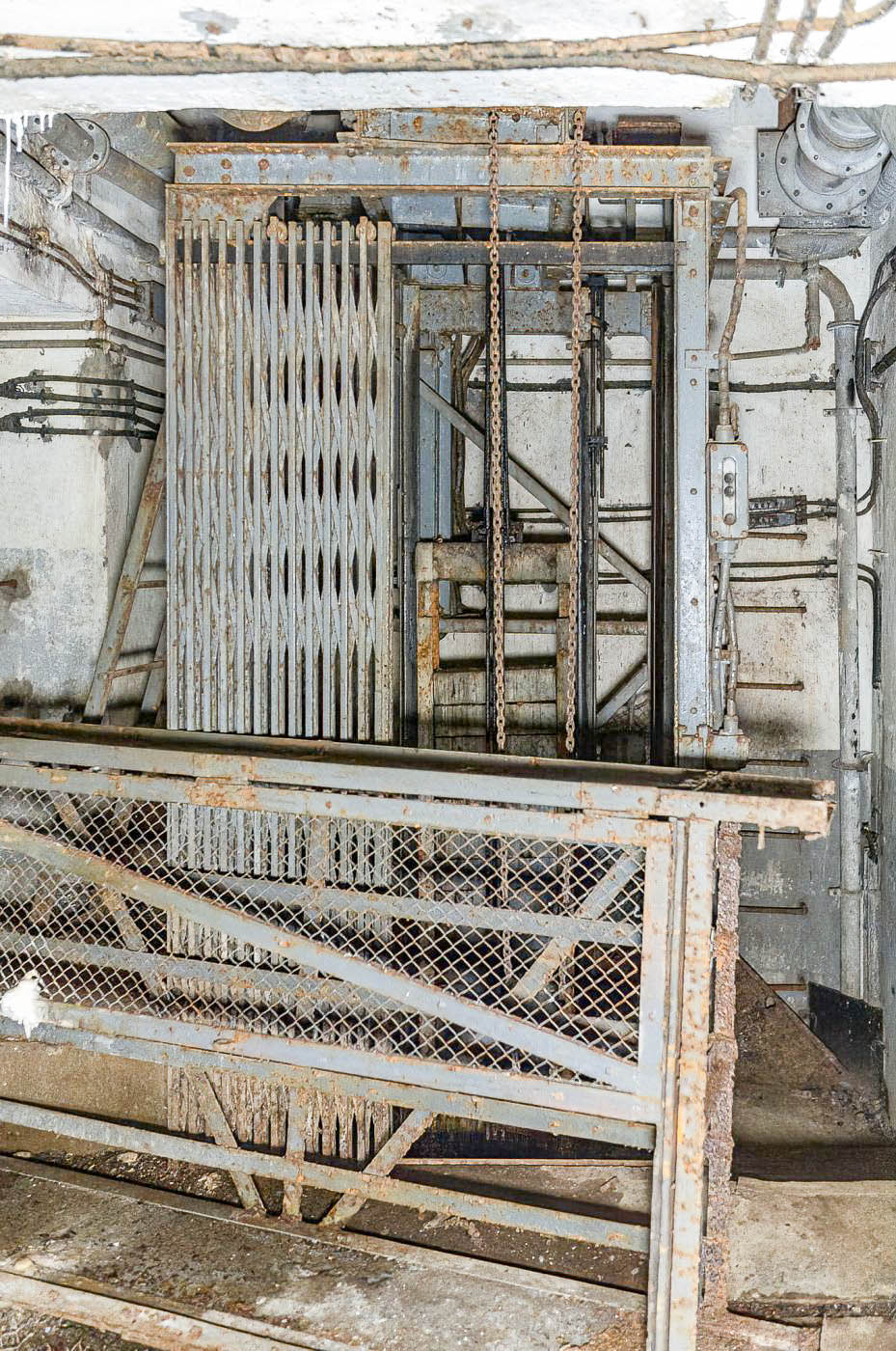 Ligne Maginot - MOLVANGE - A9 - (Ouvrage d'artillerie) - Bloc 2
Monte-charge
 - David Palmer