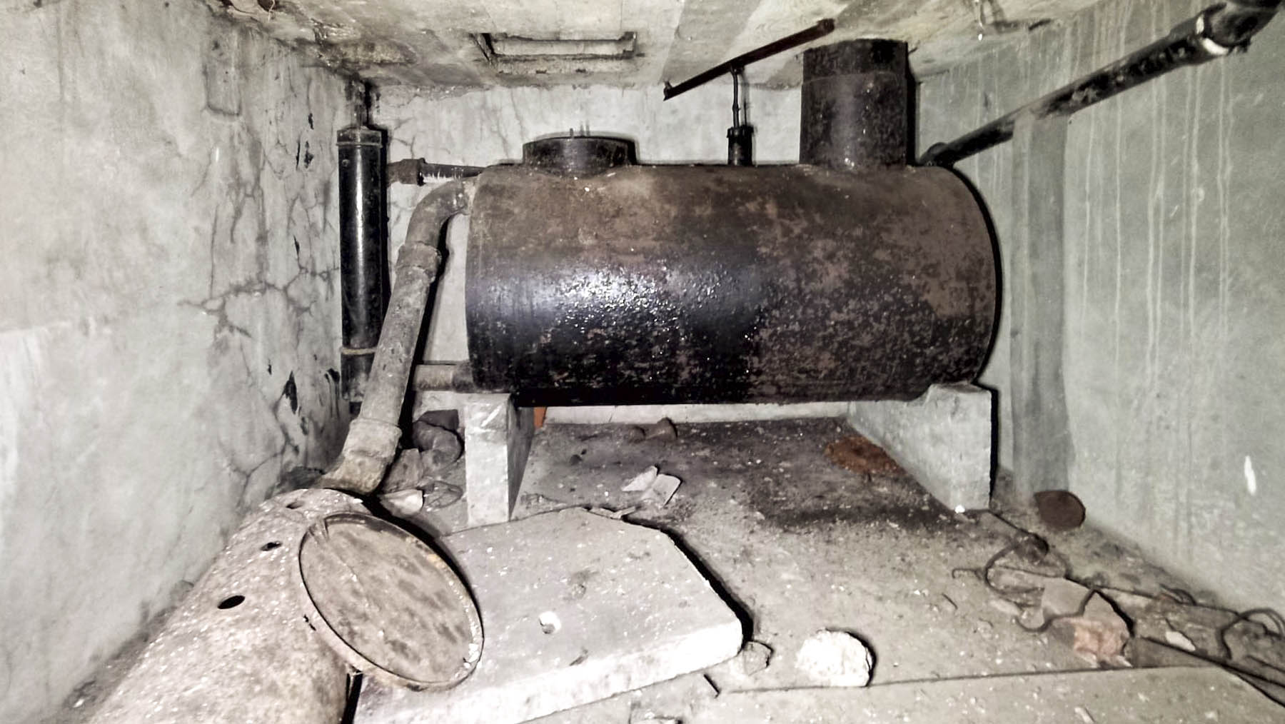 Ligne Maginot - HOFFEN - (Abri) - Fosse chimique Asepta du local des latrines pour officier N°54