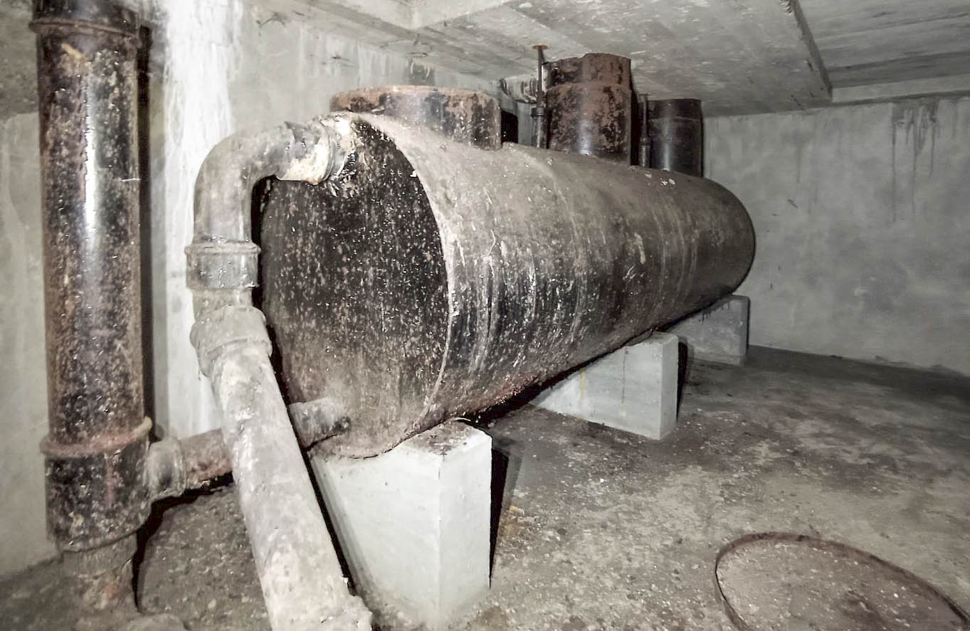 Ligne Maginot - HOFFEN - (Abri) - Fosse chimique du local des latrines N°53