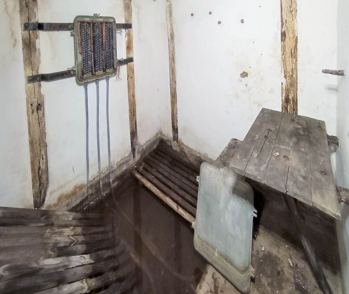 Ligne Maginot - I - (Chambre de coupure) - Vue d'ensemble de l'intérieur de la chambre 