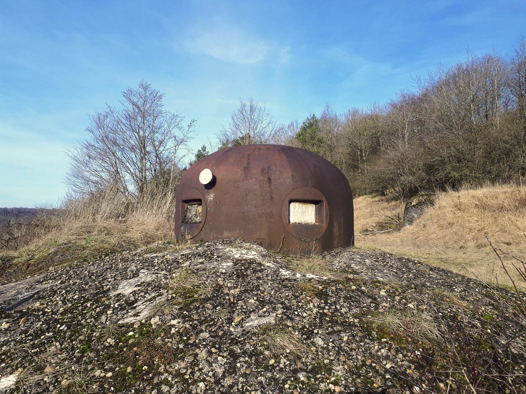 Ligne Maginot - VELOSNES - (Ouvrage d'artillerie) - Bloc 6
Entrée mixte
Cloche GFM de droite - Gregory Fuchs