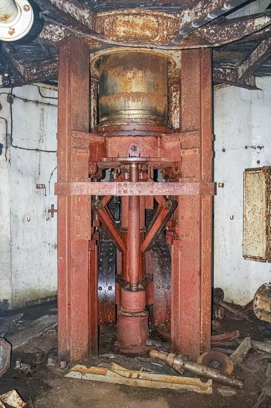 Ligne Maginot - ROCHONVILLERS - A8 - (Ouvrage d'artillerie) - Bloc 6
Tourelle de 135 - David Palmer