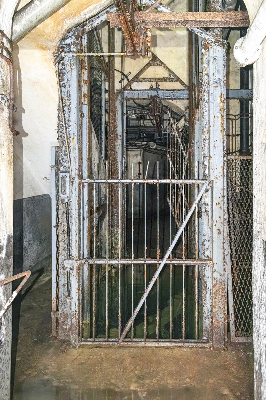 Ligne Maginot - ROCHONVILLERS - A8 - (Ouvrage d'artillerie) - Bloc 7
Monte-charge - David Palmer