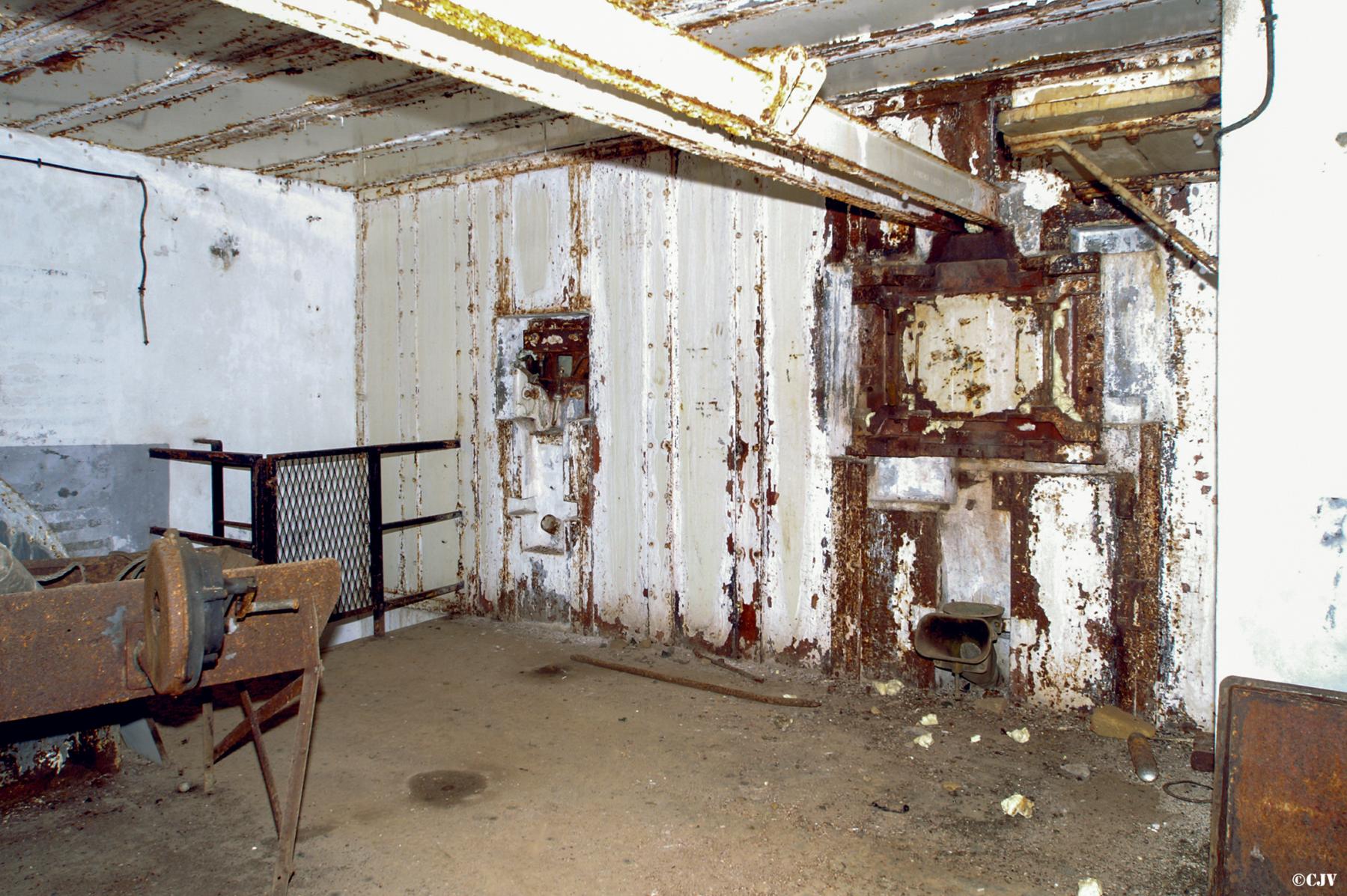 Ligne Maginot - BREHAIN - A6 - (Ouvrage d'artillerie) - Entrée des hommes
Chambre de tir - Lia VERMEULEN