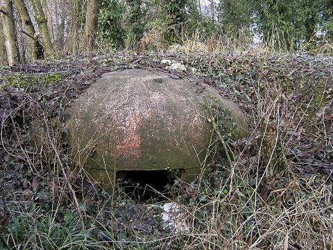 Ligne Maginot - 9/3 - AUENHEIM SUD - (Casemate d'infanterie) - La cloche JM qui assure le flanquement la rive de la Moder vers le Rhin