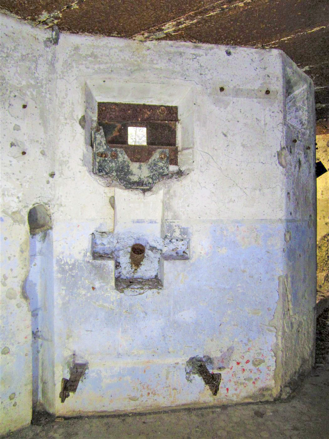 Ligne Maginot - SAEGEMUHLE - (Blockhaus pour arme infanterie) - Caponnière FM Est défendant l'entrée
