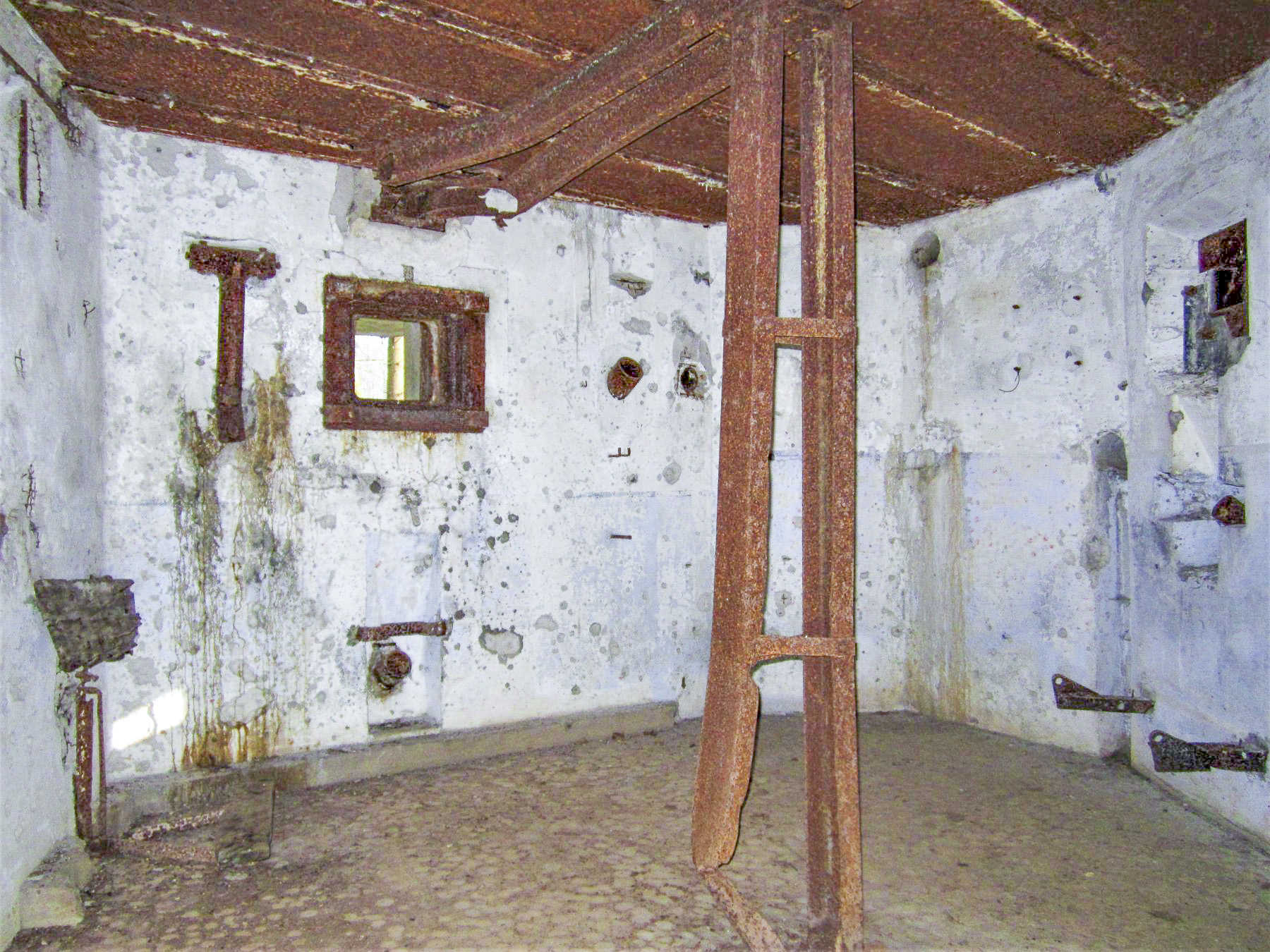 Ligne Maginot - SAEGEMUHLE - (Blockhaus pour arme infanterie) - Chambre de tir Est