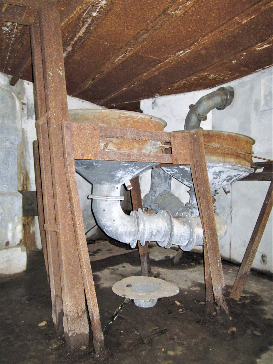 Ligne Maginot - SAEGEMUHLE - (Blockhaus pour arme infanterie) - Les restes des filtres du système de ventilation