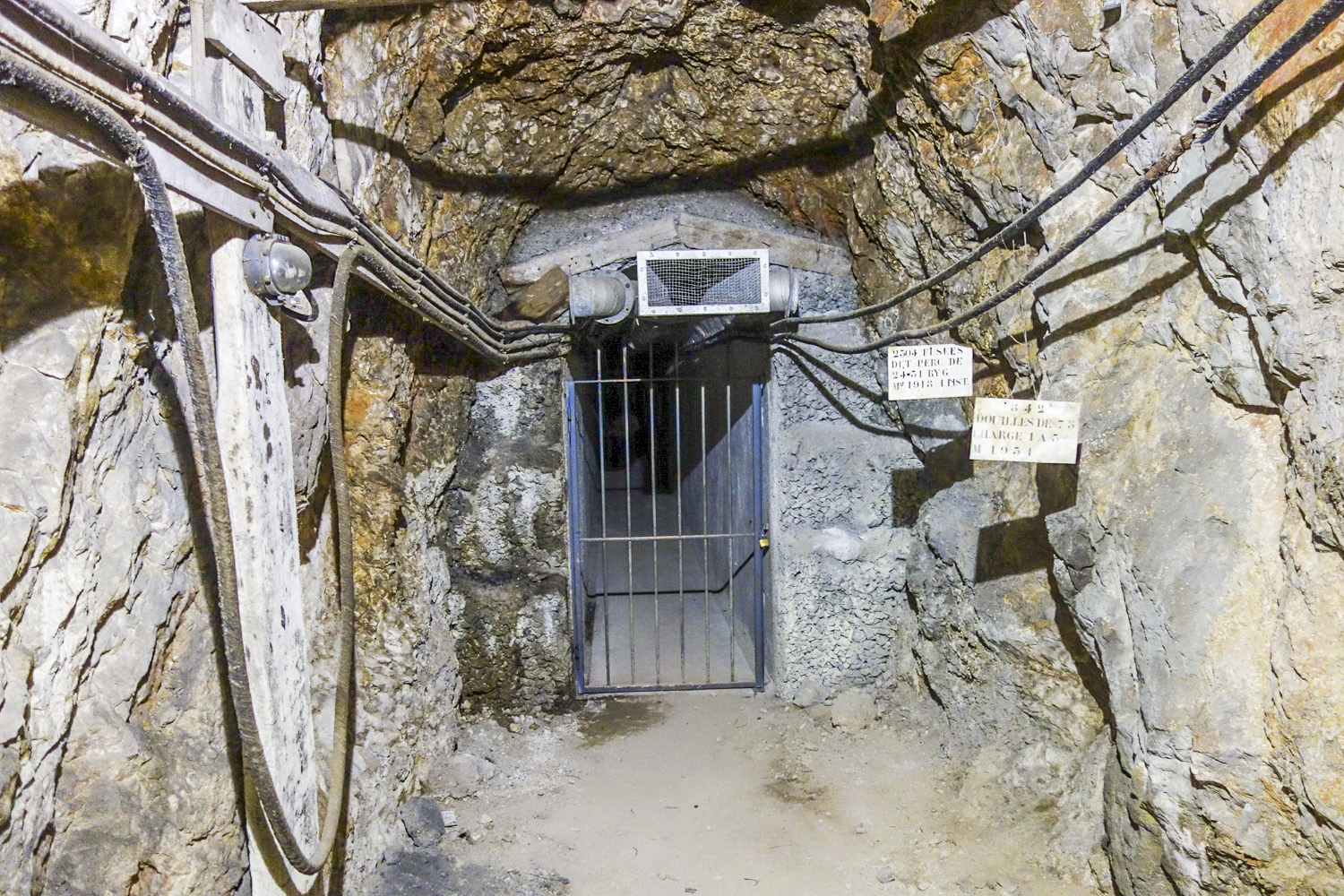 Ligne Maginot - SAINTE AGNES (SAG) - EO9 - (Ouvrage d'artillerie) - Bloc 4
Partie inachevée de la galerie d'accès au bloc  - Michel Teiten