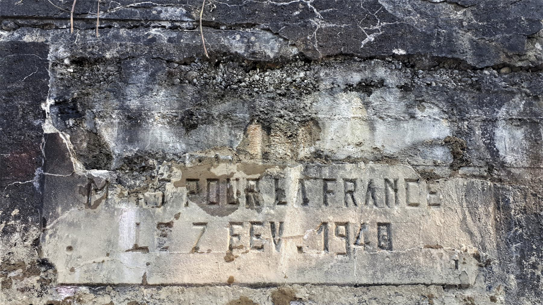 Ligne Maginot - 415 - RIEBEL - (Casemate d'infanterie) - La plaque aujourd'hui, dans un triste état