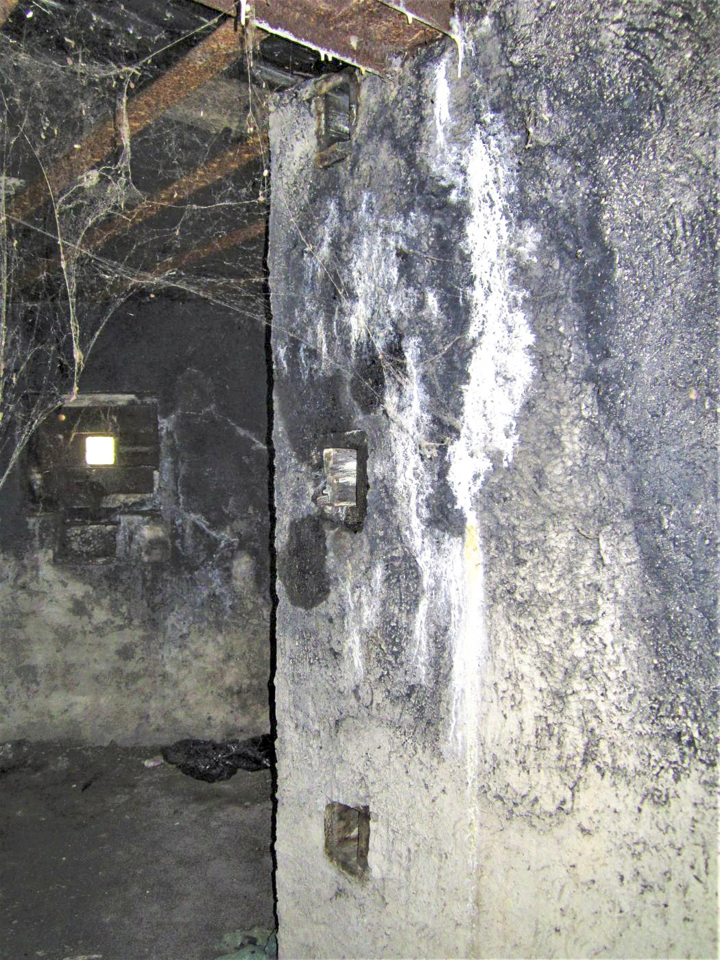 Ligne Maginot - 415 - RIEBEL - (Casemate d'infanterie) - Entrée de la chambre de tir Sud
Réservations pour une porte non installée