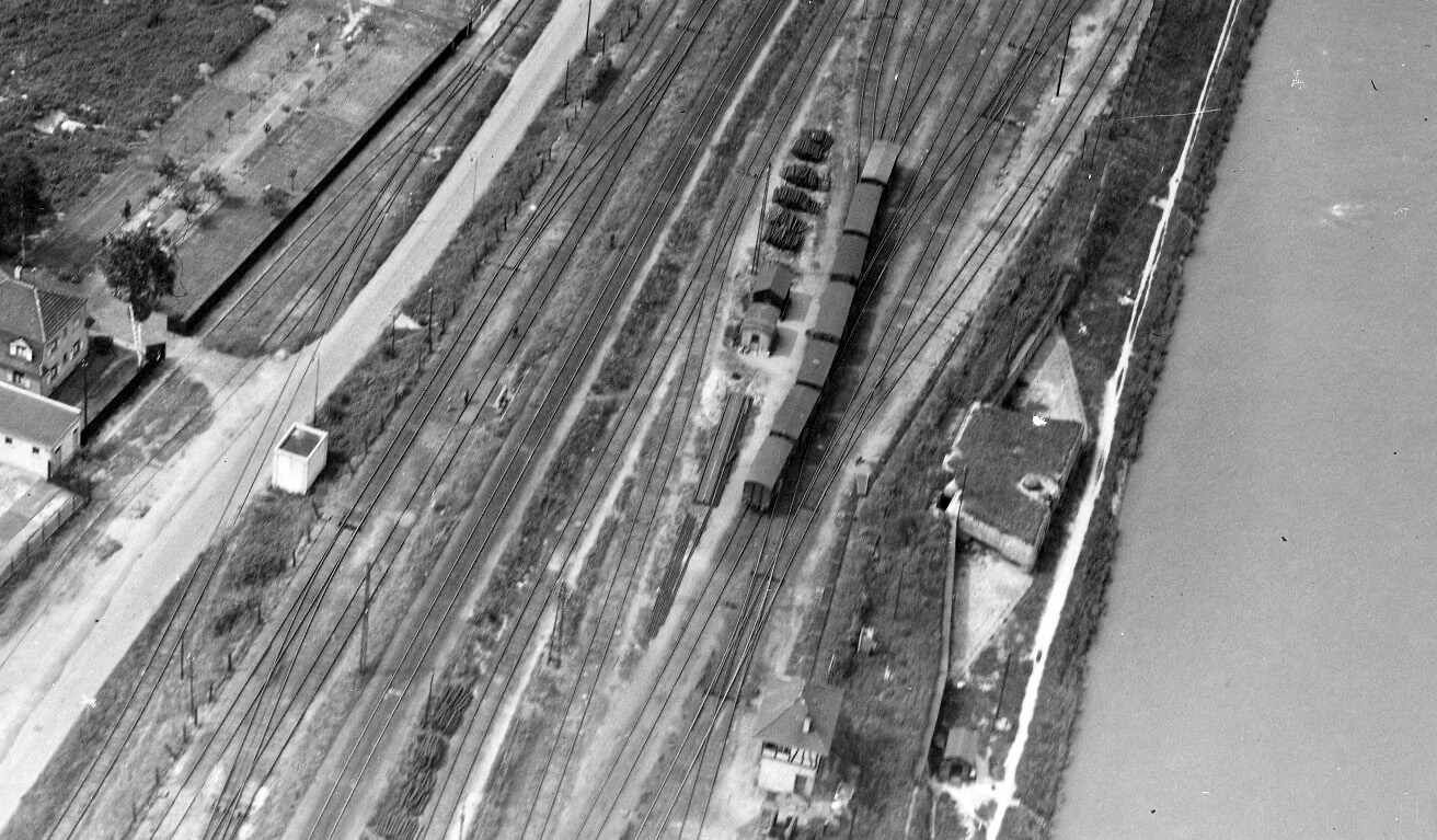 Ligne Maginot - BASSIN DE L'INDUSTRIE - (Casemate d'infanterie - Double) - La casemate en 1949 - IGN - Géoportail 1949