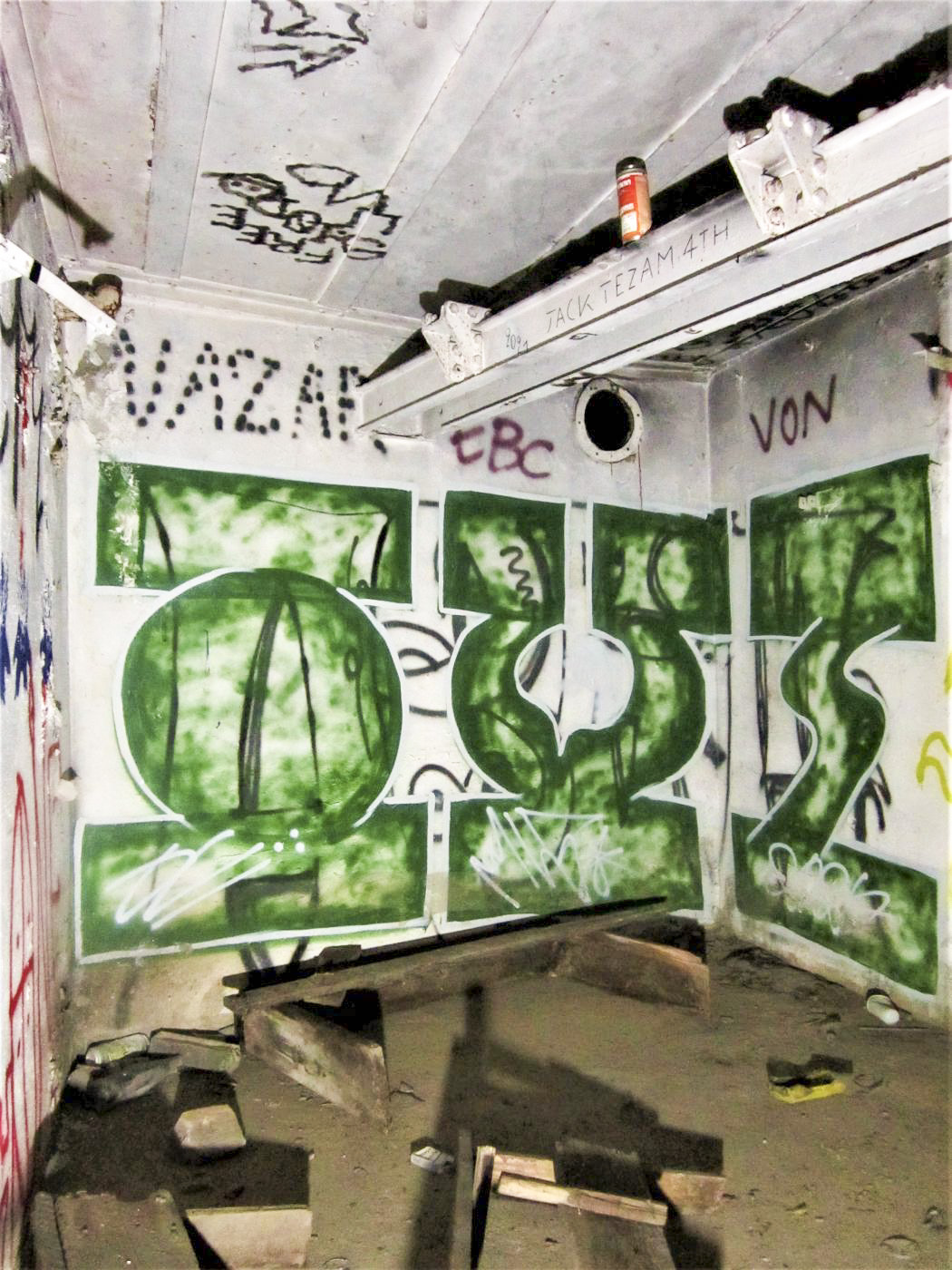Ligne Maginot - BASSIN DE L'INDUSTRIE - (Casemate d'infanterie - Double) - Chambre de tir Sud
Bi-rail du canon de 47