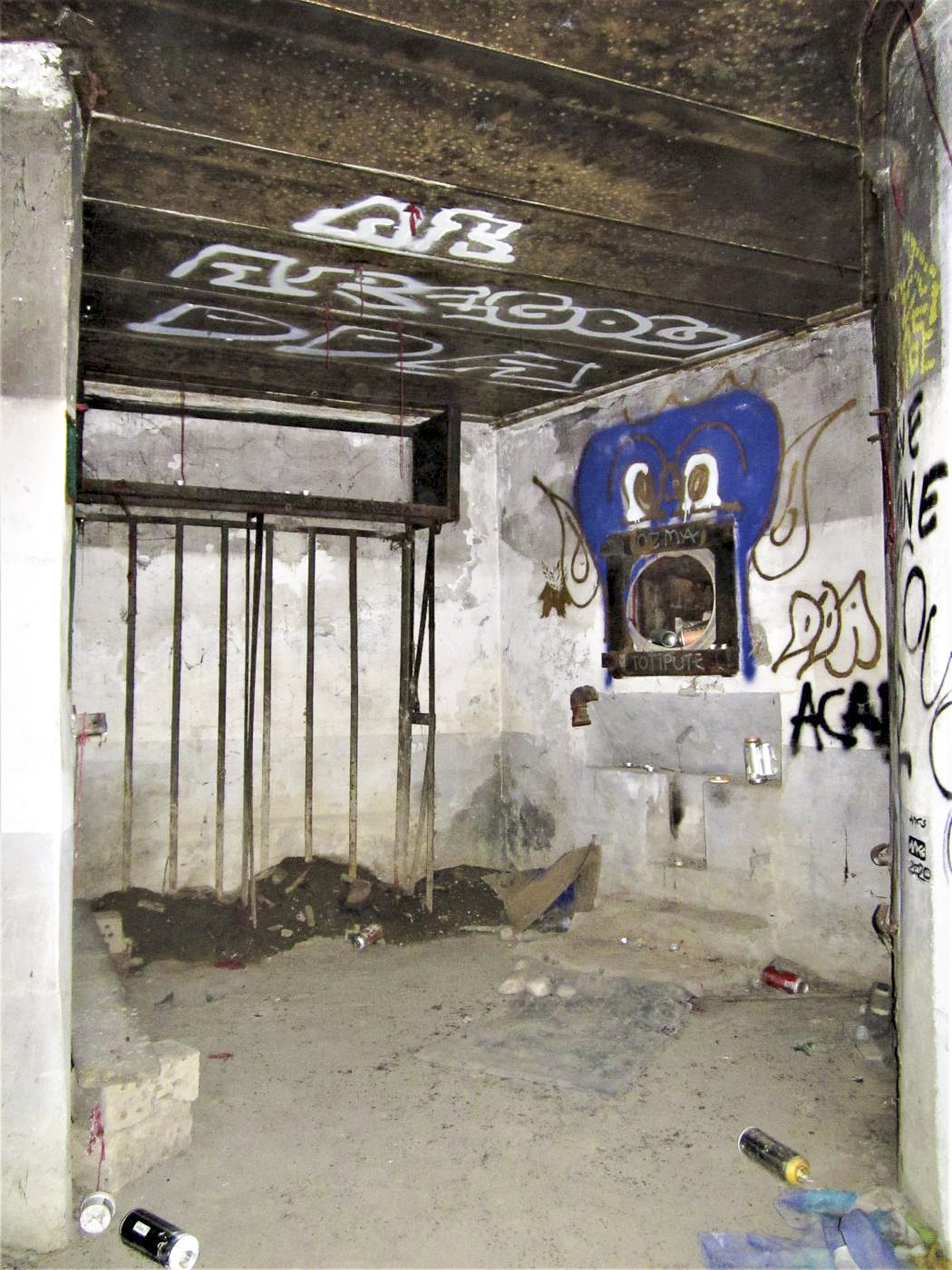 Ligne Maginot - BASSIN DE L'INDUSTRIE - (Casemate d'infanterie - Double) - Chambre de tir Sud