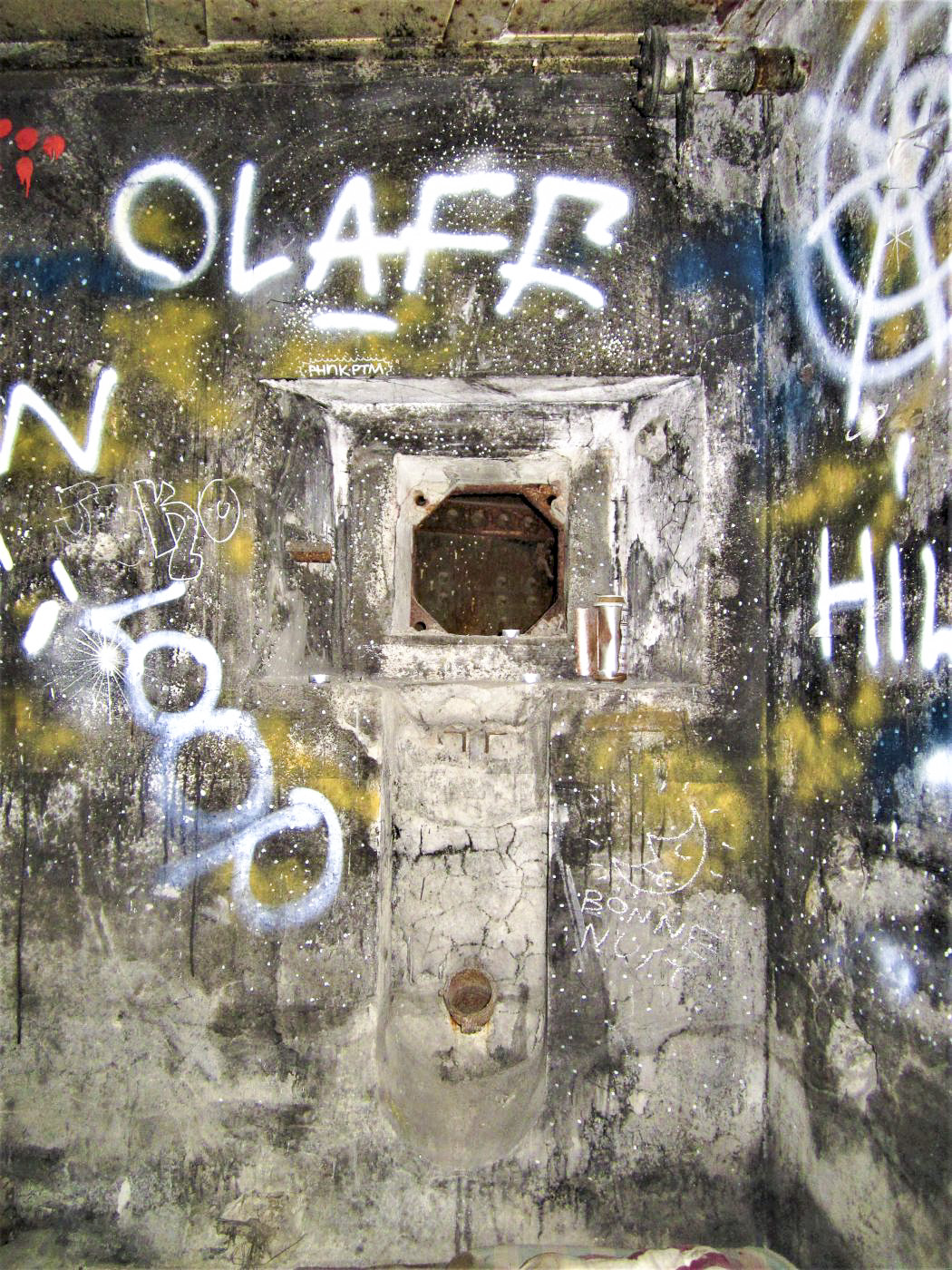 Ligne Maginot - BASSIN DE L'INDUSTRIE - (Casemate d'infanterie - Double) - Chambre de tir Nord
Créneau FM de défense de l'entrée