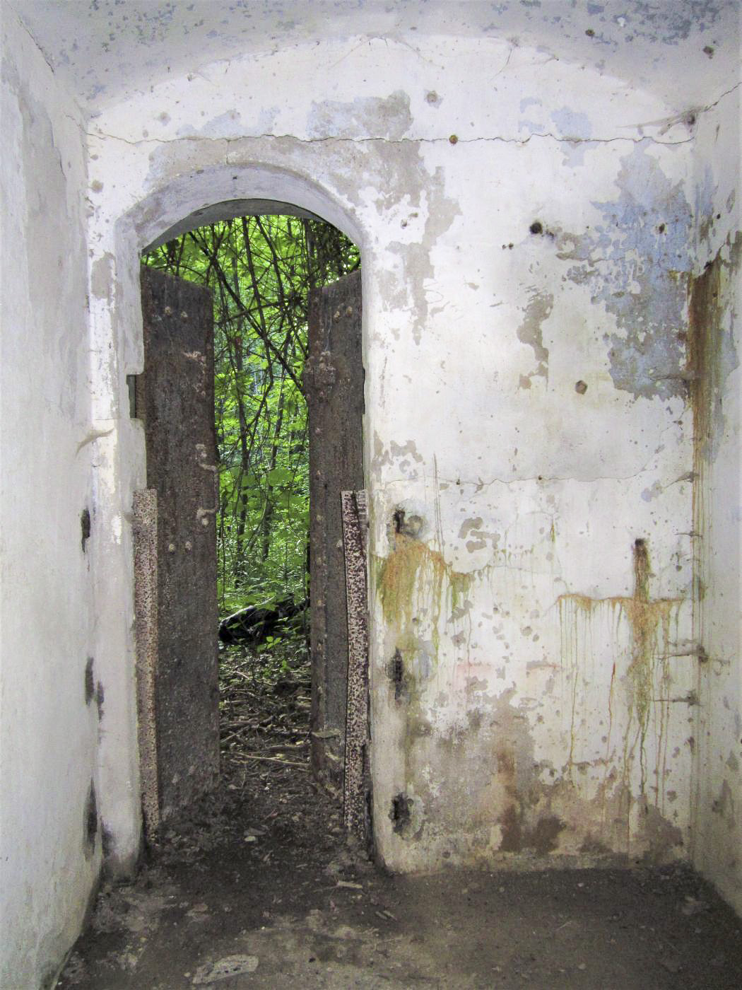 Ligne Maginot - BATTERIE DES PAYSANS - (Cuve pour canon) - Local attenant à la cloche d'observation