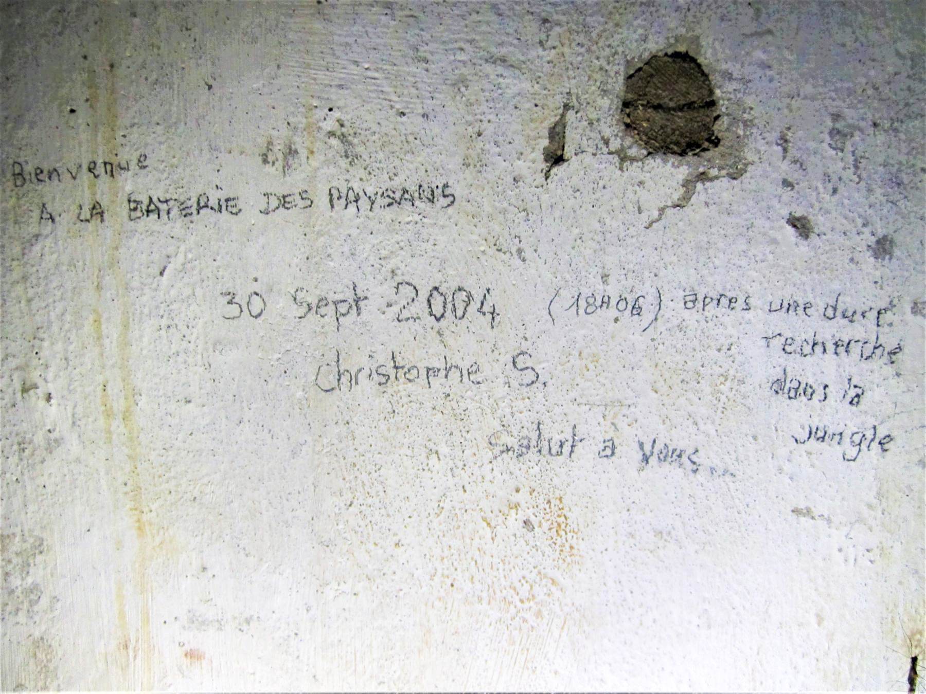 Ligne Maginot - BATTERIE DES PAYSANS - (Cuve pour canon) - Graffiti sympathique d'un visiteur