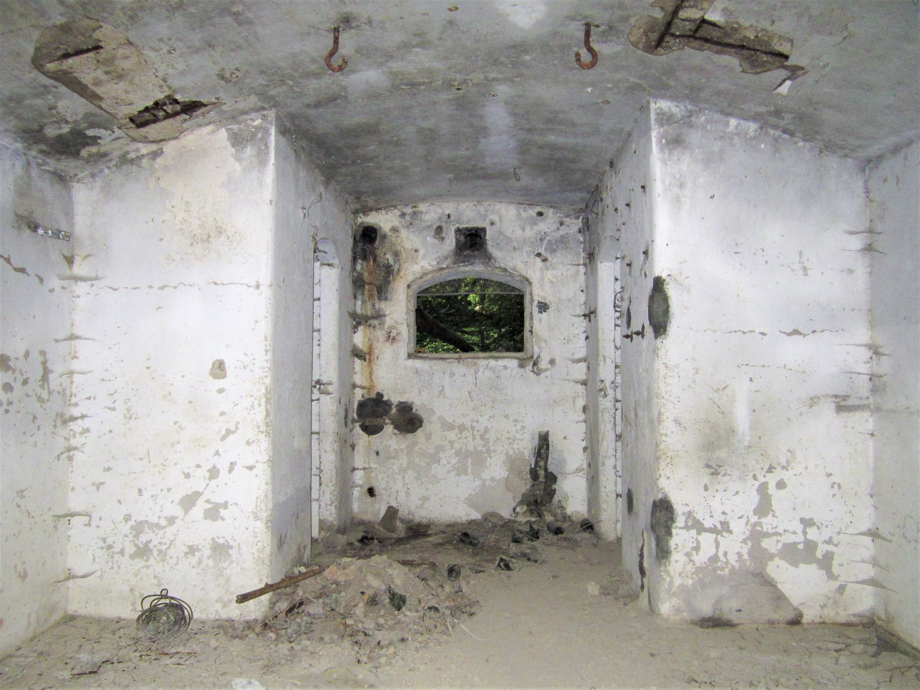 Ligne Maginot - BATTERIE DES PAYSANS - (Cuve pour canon) - L'unique chambre de repos de l'abri