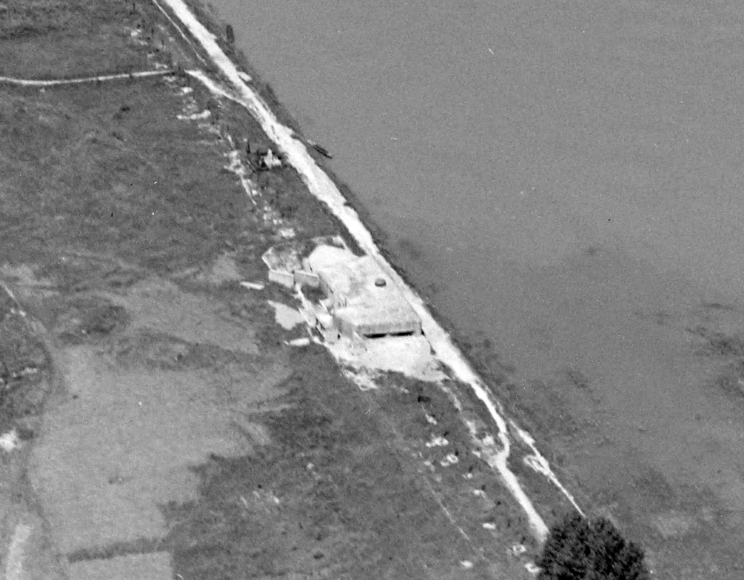 Ligne Maginot - CHAMP DE COURSES - (Casemate d'infanterie - Double) -  - IGN - Géoportail 1949