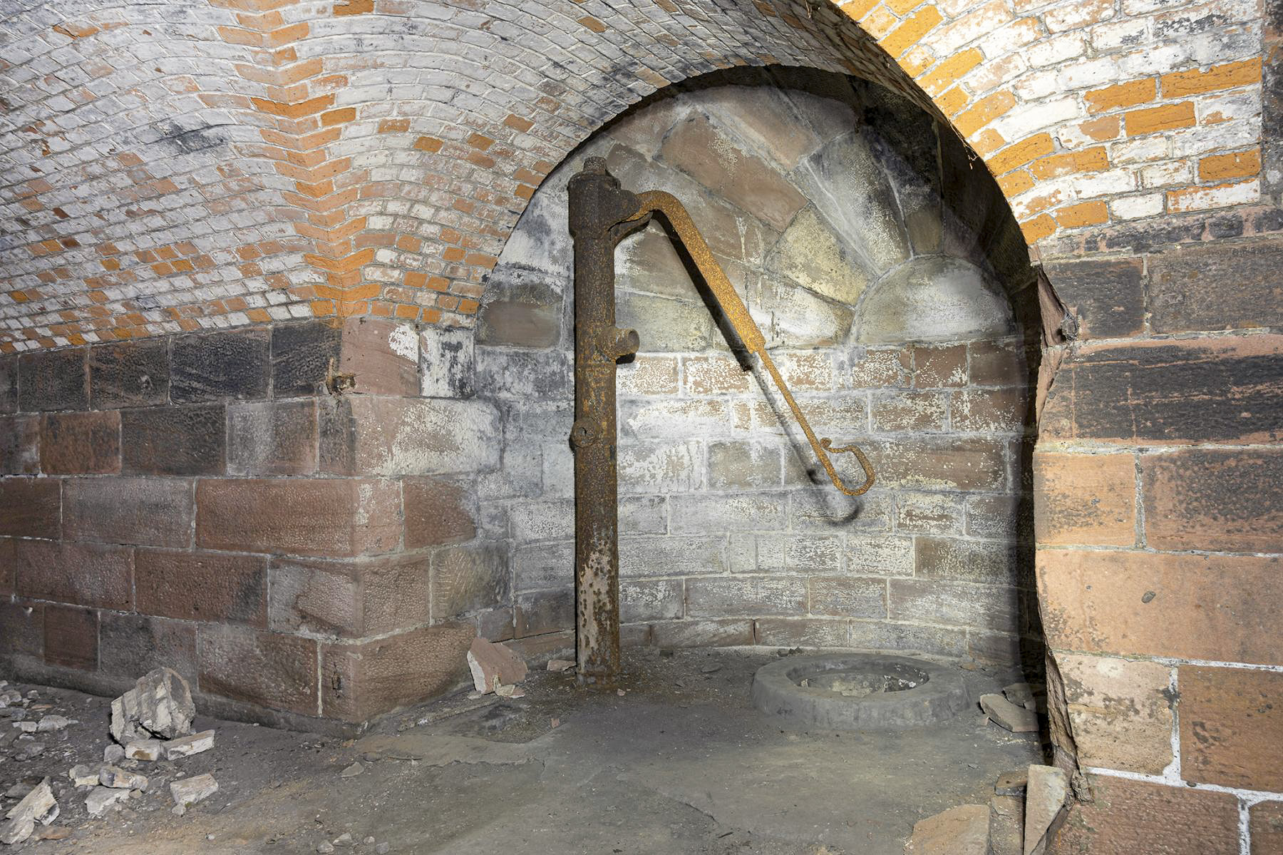 Ligne Maginot - FORT UHRICH (237°RI) - (PC) - Pompe à eau en face de la cuisine
 - David Palmer