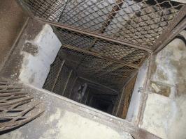 Ligne Maginot - PLAN CAVAL (PCV) - (Ouvrage d'artillerie) - Le Bloc 6
Le puits d'accès au bloc