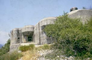 Ligne Maginot - BARBONNET (BT) - (Ouvrage d'artillerie) - Bloc 2 
Photo datant des  années 80