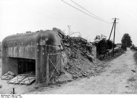Ligne Maginot - PONT DE BATEAU SUD - (Blockhaus pour canon) - 