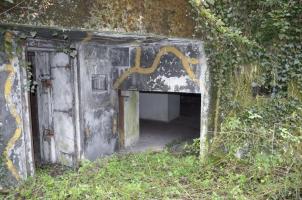 Ligne Maginot - 76 - HARDT SUD - (Casemate d'infanterie - Double) - Entrée des hommes avec son créneau de protection rapproché pour FM et l'entrée des munitions avec au-dessus l'aération.