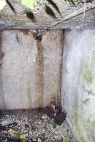 Ligne Maginot - KEMBS - (Camp de sureté) - Abri souterrain avec un seul accès par le haut (ouverture de 50cmx50cm)