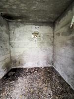 Ligne Maginot - KEMBS LOECHLE 8 - (Blockhaus pour arme infanterie) - Le créneau du fond, en face de la porte, orienté vers le Rhin. 
