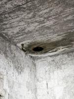 Ligne Maginot - KEMBS LOECHLE 8 - (Blockhaus pour arme infanterie) - Ventilation ou conduit de cheminée, angle gauche du plafond, au dessus du créneau central. 