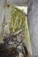 Ligne Maginot - PA DU CARREFOUR 243-4 - (Cuve pour arme d'infanterie) - Couloir vue vers la tranchée. Le retrait de la porte est bien visible 