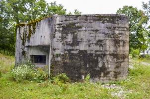 Ligne Maginot - PA KEMBS SUD 1 - (Blockhaus pour arme infanterie) - Vue côté sud avec créneau mitrailleuse.