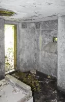 Ligne Maginot - VOIE-FERREE 2 - (Blockhaus pour arme infanterie) - Chambre de tir, avec l'entrée et le créneau de défense rapprochée