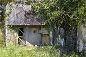 Ligne Maginot - Blockhaus STG 90 - Helfrantzkirch Nord Ouest - Entrées des hommes et du matériel