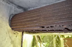 Ligne Maginot - BREITENHAG (BATTERIE DE) - (Position d'artillerie préparée) - Volet de fermeture des niches à munitions
Abri à munition de gauche, détail du volet roulant.